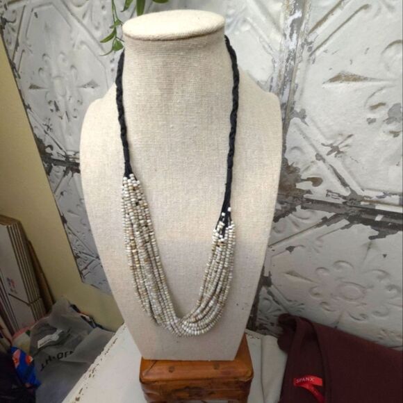 Elegant Multi-Layered Gold and Brown Necklace A Set of 3 Necklaces Vintage - Picture 2 of 16